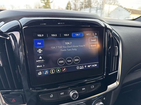 Used 2023 Chevrolet Traverse Premier w/ Redline Edition image 4