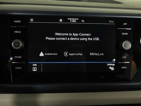 Certified 2023 Volkswagen Taos SE FWD image 5