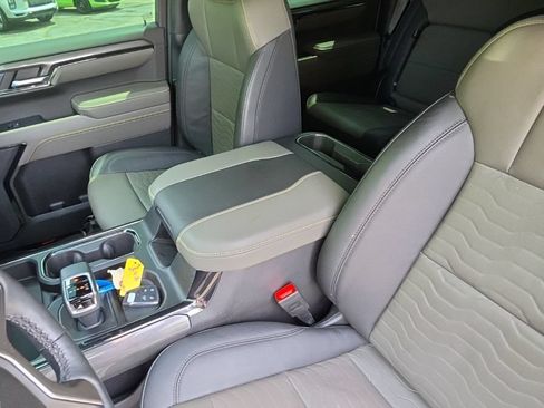 Certified 2023 Chevrolet Silverado 1500 ZR2 w/ Technology Package AWD/4WD image 29