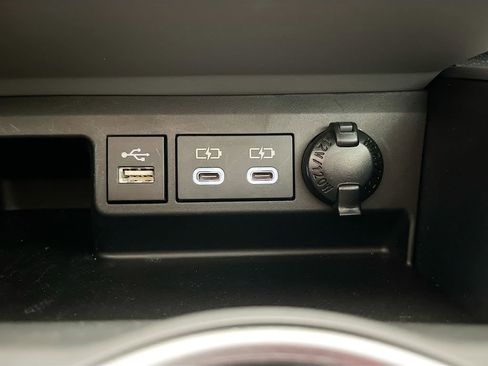 Used 2024 Toyota Highlander LE image 20