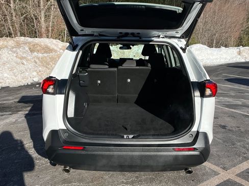 Used 2020 Toyota RAV4 LE image 22