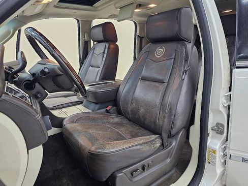 Used 2013 Cadillac Escalade ESV Platinum RWD image 17