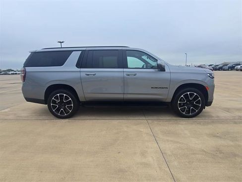 Used 2024 Chevrolet Suburban RST w/ Luxury Package RWD image 4