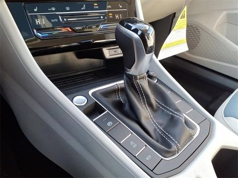 New 2026 Volkswagen Jetta SE image 13