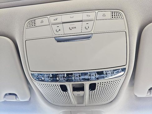 Used 2018 Mercedes-Benz C 300 Sedan image 29