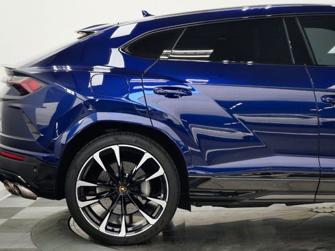 Used 2022 Lamborghini Urus AWD/4WD image 53