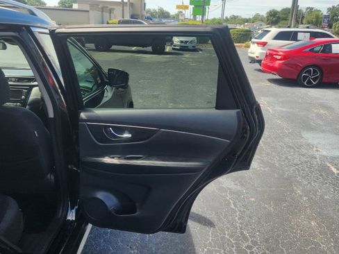 Used 2019 Nissan Rogue S w/ Special Edition Package FWD image 13