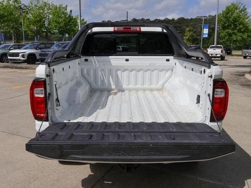Certified 2025 GMC Canyon AT4 w/ Nightfall Edition AWD/4WD image 24
