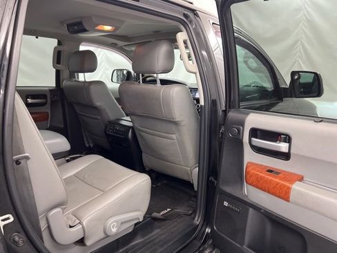 Used 2019 Toyota Sequoia Platinum AWD/4WD image 23