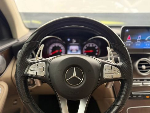 Used 2018 Mercedes-Benz GLC 300 4MATIC image 25