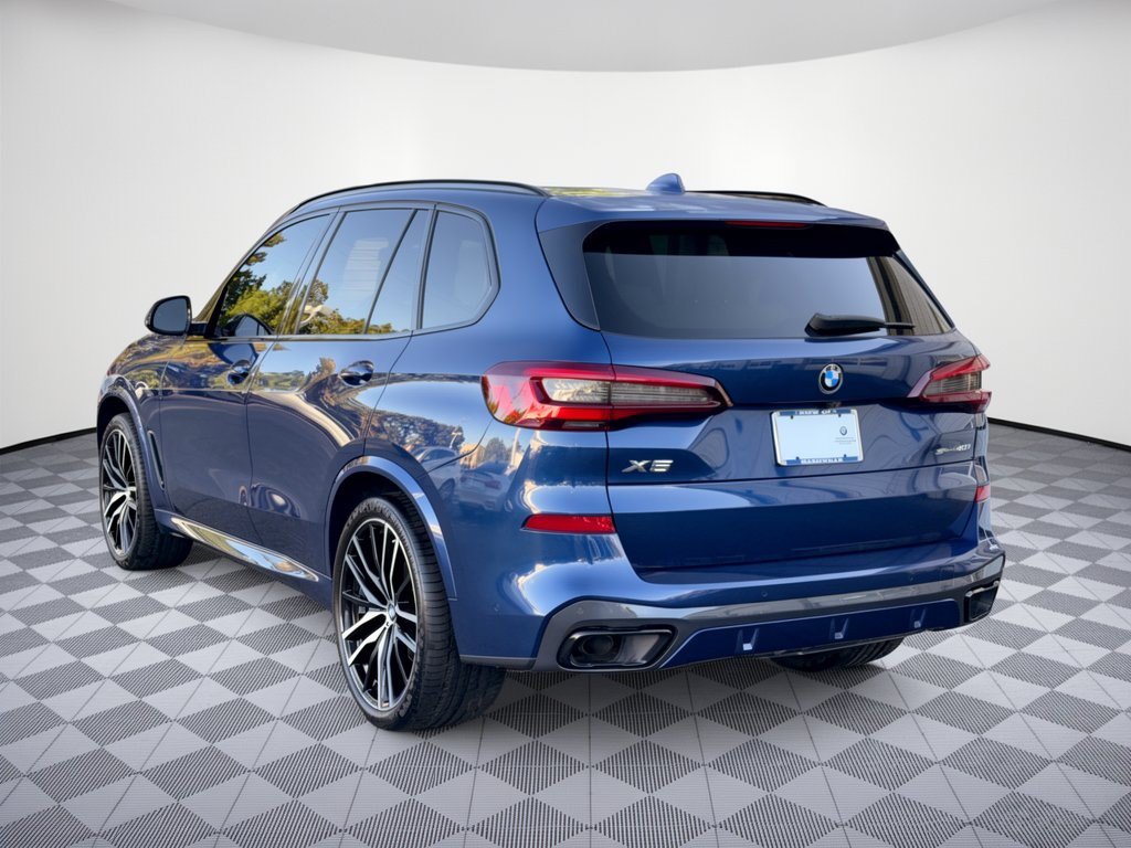 Used 2022 BMW X5 sDrive40i w/ M Sport Package RWD image 3