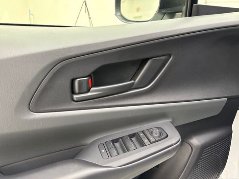 Used 2025 Toyota Prius LE image 12