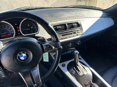 Used 2006 BMW Z4 3.0si image 16