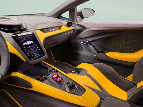 Used 2025 Lamborghini Revuelto AWD/4WD image 35