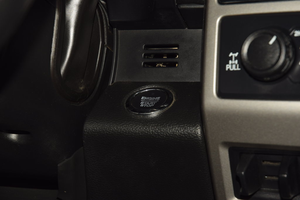 Used 2021 Ford F250 4x4 Crew Cab Super Duty image 34