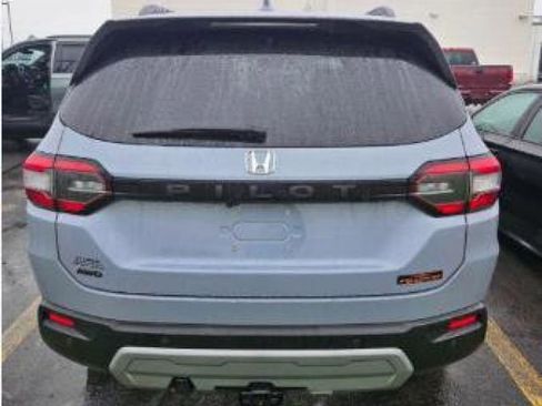 Used 2023 Honda Pilot TrailSport image 5