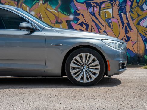 Used 2016 BMW 535i Gran Turismo RWD image 11