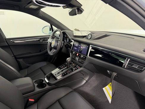 New 2026 Porsche Macan AWD/4WD image 15