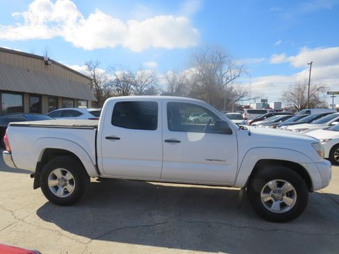 Used 2006 Toyota Tacoma PreRunner image 4