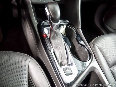 Used 2024 Buick Encore GX Sport Touring image 17