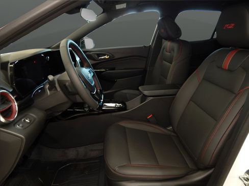 Used 2026 Chevrolet Trax RS w/ Driver Confidence Package image 18