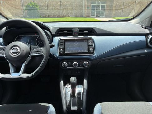 Used 2025 Nissan Versa SV FWD image 14