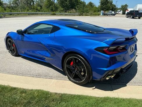Used 2022 Chevrolet Corvette Stingray Preferred Cpe w/ Z51 Performance Package RWD image 4