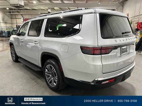 Used 2024 Jeep Wagoneer L Series II w/ Flexible Seating Group AWD/4WD image 6