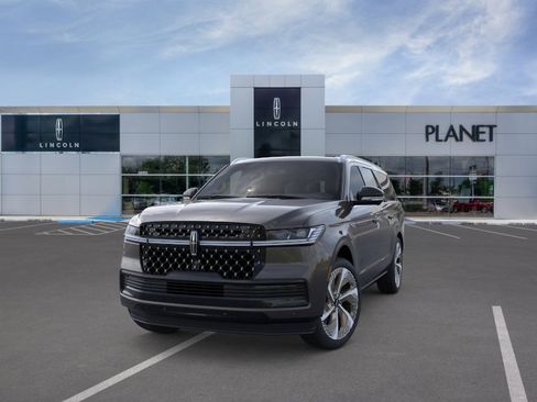 New 2026 Lincoln Navigator L Black Label AWD/4WD image 2