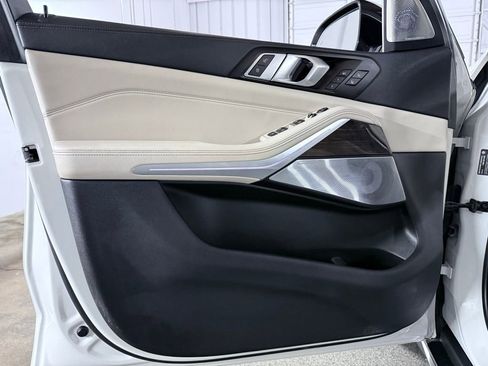 Used 2020 BMW X5 xDrive50i w/ Executive Package image 21