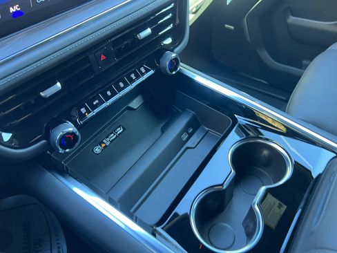 New 2026 Chevrolet Suburban LT w/ Comfort Package image 27