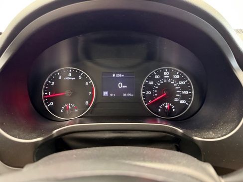 Used 2023 Kia Seltos LX AWD/4WD image 15