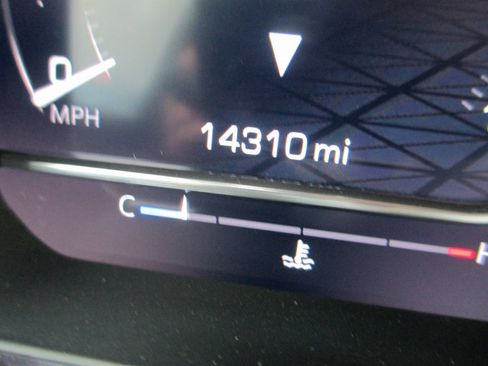 Certified 2024 GMC Sierra 1500 AT4 w/ Technology Package image 32