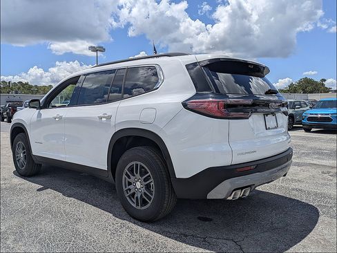 New 2026 GMC Acadia Elevation FWD image 5