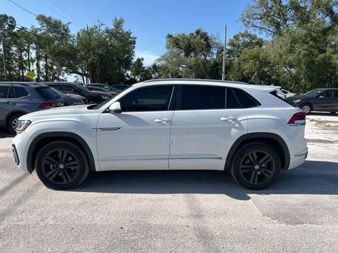 Used 2021 Volkswagen Atlas Cross Sport SE w/ Panoramic Sunroof Package image 16