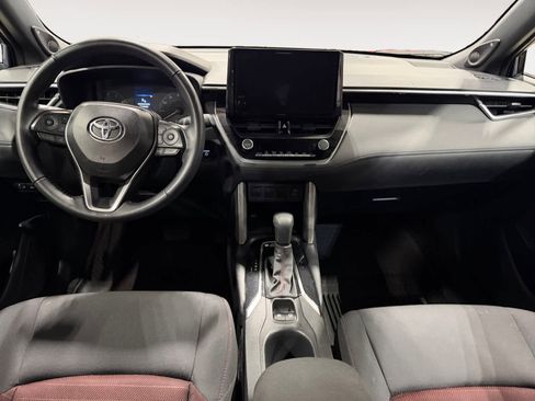 Used 2024 Toyota Corolla Cross AWD Hybrid w/ Moonroof Package image 11