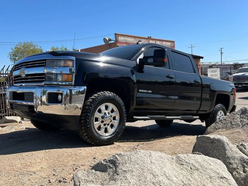 Used 2016 Chevrolet Silverado 2500 LT w/ LT Convenience Package image 2