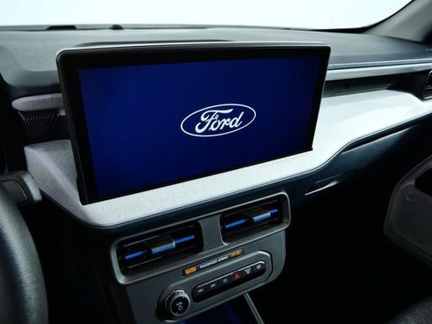 Certified 2025 Ford Maverick XLT w/ Equipment Group 302A AWD/4WD image 19