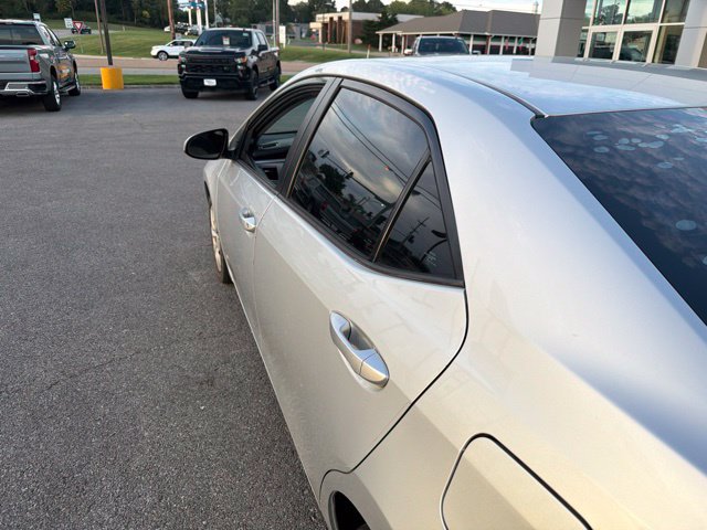 Used 2014 Toyota Corolla LE FWD image 33