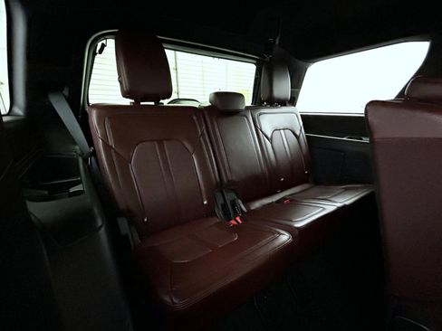 Used 2024 Ford Expedition Limited image 20