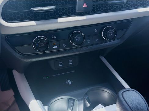 New 2027 Honda HR-V LX image 14