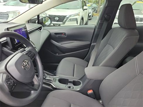 Used 2025 Toyota Corolla LE image 11