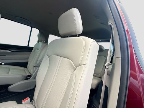 Used 2023 Jeep Wagoneer Series III w/ Preferred Equipment Group AWD/4WD image 25