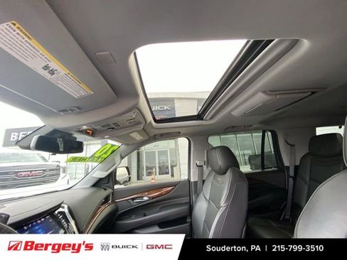 Used 2020 Cadillac Escalade Luxury image 20