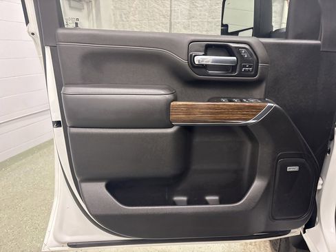 Used 2022 Chevrolet Silverado 3500 High Country w/ Z71 Off-Road Package image 14