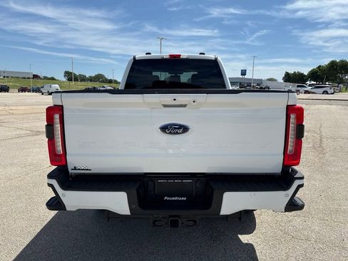 Used 2023 Ford F250 XLT w/ XLT Premium Package AWD/4WD image 4