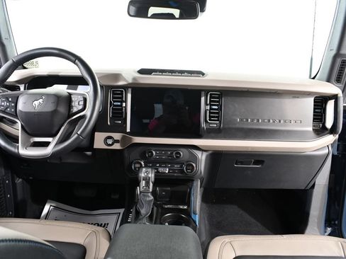 Used 2023 Ford Bronco Wildtrak AWD/4WD image 7