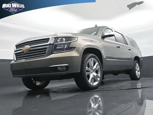Used 2019 Chevrolet Suburban Premier RWD image 19