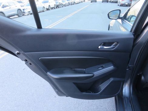 Used 2021 Nissan Altima 2.5 S FWD image 29