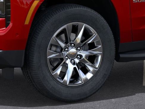 New 2025 Chevrolet Suburban Premier image 9